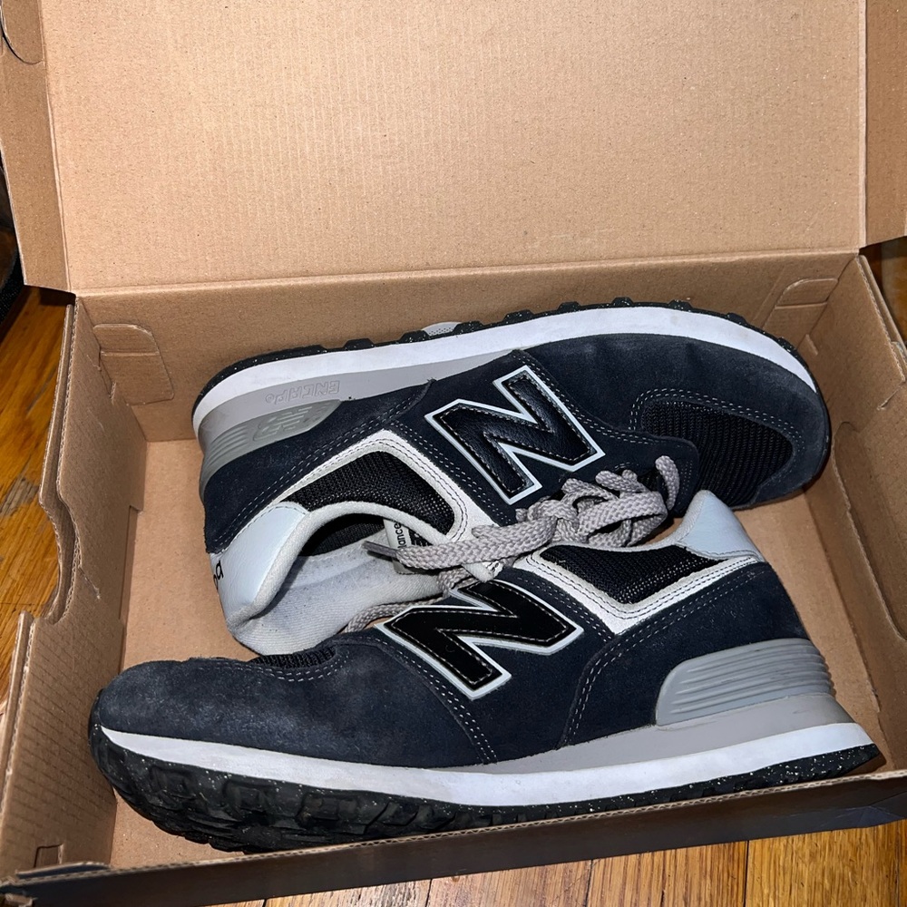 New Balance Women’s Blue/Navy Sneakers 8.5 - Picture 5 of 12